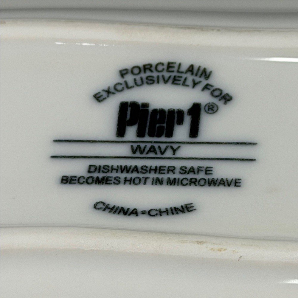 PIER 1 Wavy White Porcelain Rectangular Serving Dish Sushi Vegetable Chips - Picture 3 of 5